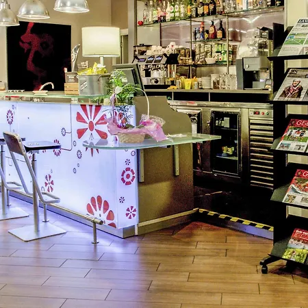 Ibis Girona-3
