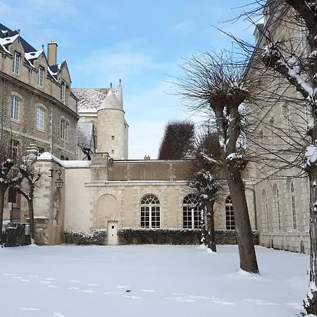 Hotellerie Saint Yves-3