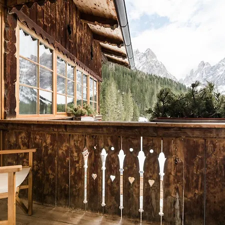 Hotel Dolomitenhof&Chalet Alte Post-3