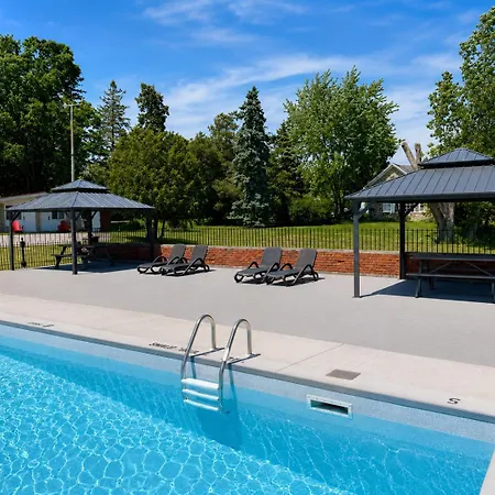 Ramada By Wyndham 1000 Islands Gananoque-2