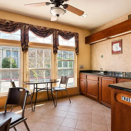 The Miramar Inn-2