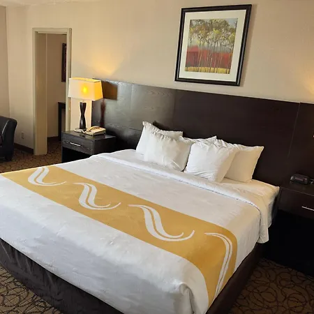 Quality Inn & Suites Escanaba North-2