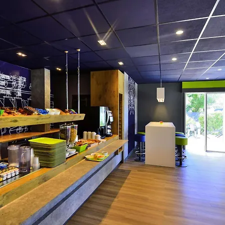 ibis budget Pau Lescar-3