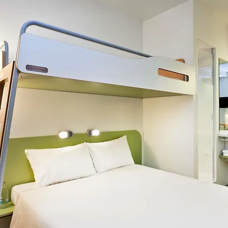 Ibis Budget Givet-3
