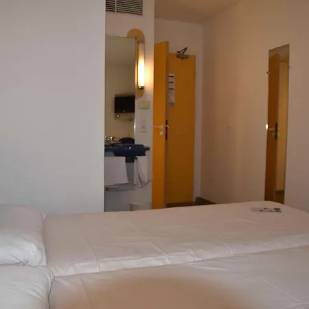 Ibis Budget Rochefort-2