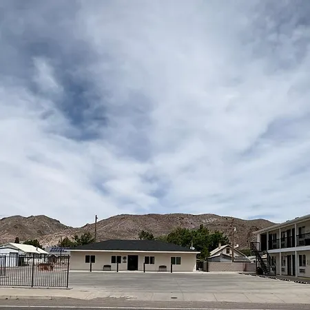 Shady Motel-3