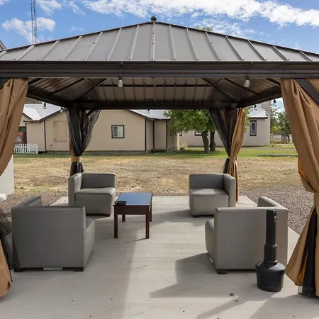 Oregon Trail Inn And Suites-2