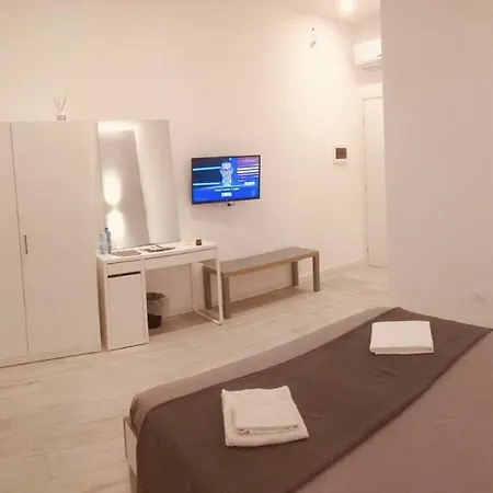 Le dimore Luxury Rooms-3