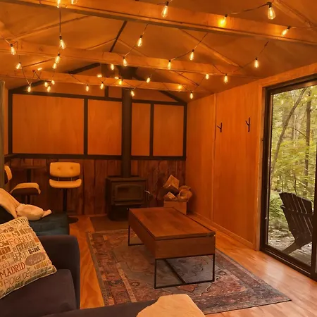 Le Salon Des Inconnus-2