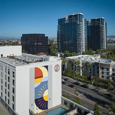 Hotel Zessa Orange County Airport, A Doubletree By Hilton-3