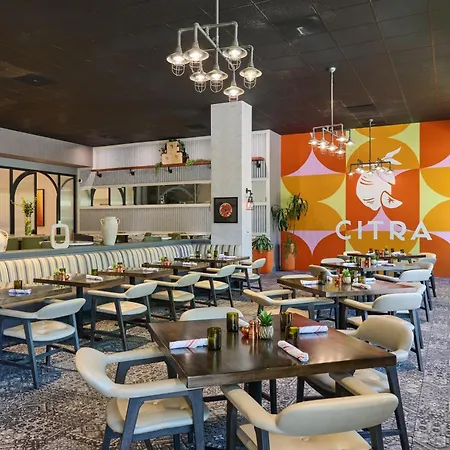 Hotel Zessa Orange County Airport, A Doubletree By Hilton-2