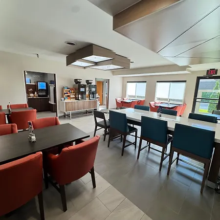 Holiday Inn Express Deforest Madison Area By Ihg-2