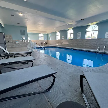 Holiday Inn Express Deforest Madison Area By Ihg-3