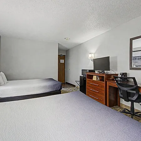 Super 8 By Wyndham Dubuque-3