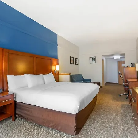 Comfort Suites Longmont-3