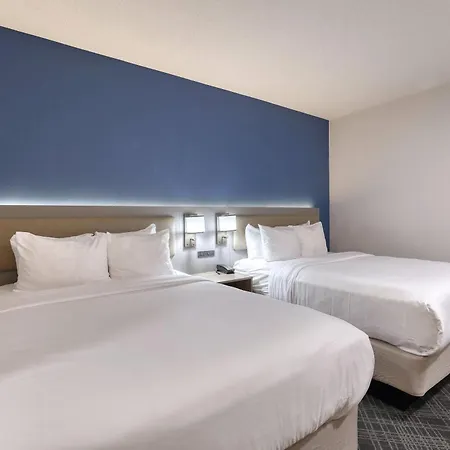 Comfort Suites Milwaukee Airport-3