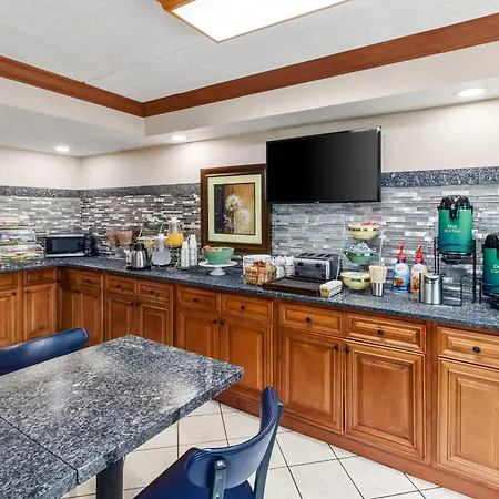 Quality Inn & Suites Gibsonia - Pittsburgh North-2