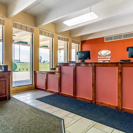 Econo Lodge Inn & Suites Brookings-3