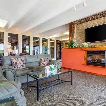 Econo Lodge Inn & Suites Brookings-2