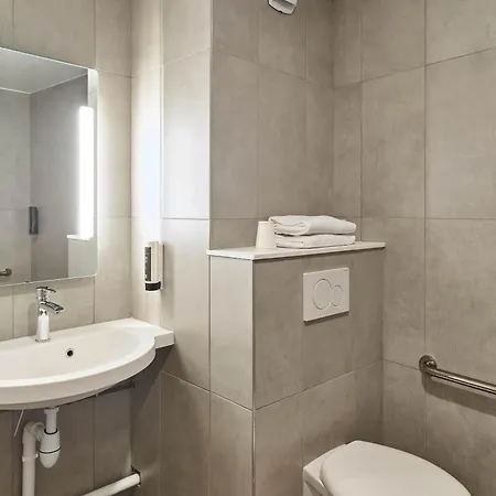 B&B HOTEL Versailles Rocquencourt-3