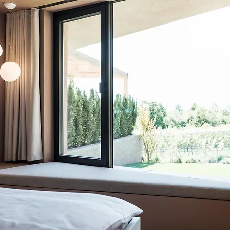 Hotel Weingut Stroblhof-2