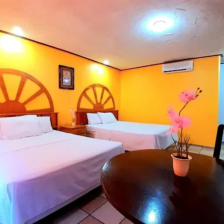 Hotel Esmeralda-3
