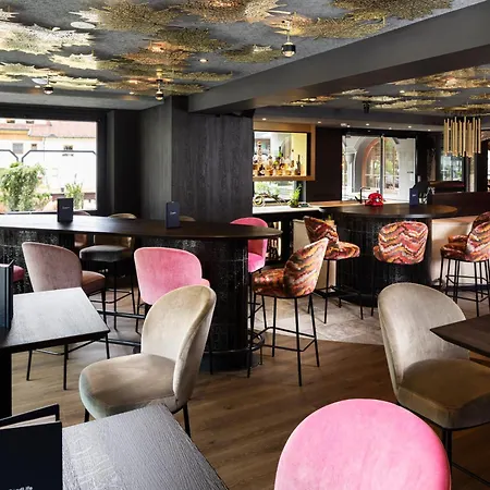 Mygoodlife Hotel & Bar-3