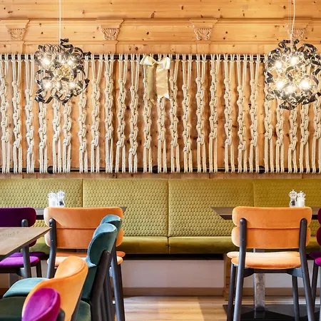 Mygoodlife Hotel & Bar-2