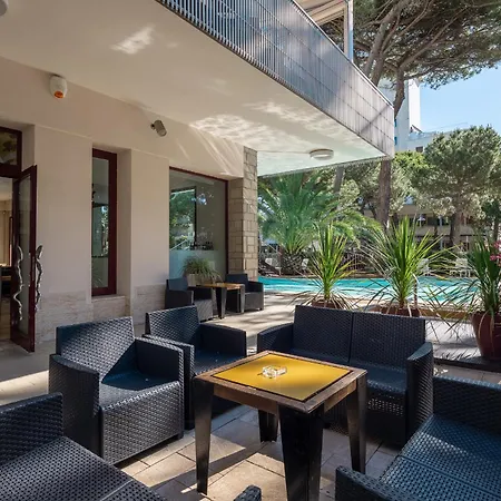 Hotel Corona Milano Marittima-3