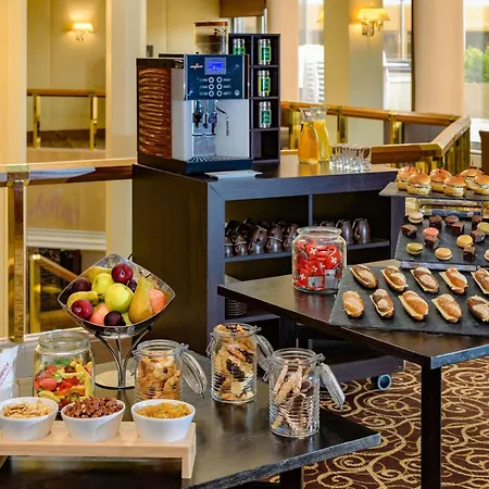 Moevenpick Hotel Geneva-3