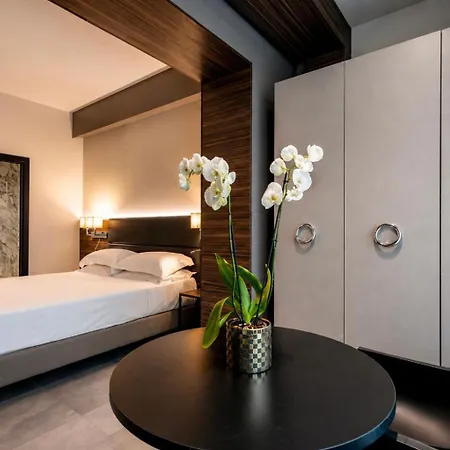 Waldorf Suite Hotel-3