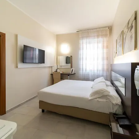 Hotel University-2