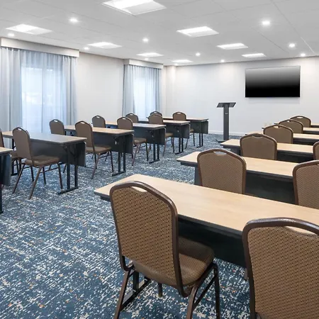 Hampton Inn & Suites Berkshires-Lenox-3