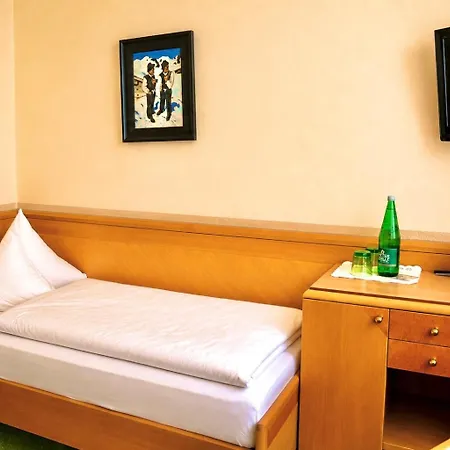 Hotel Schrofenstein-2