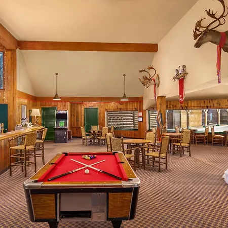 Fairmont Le Chateau Montebello-3