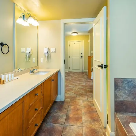 Calabogie Peaks Resort, An Ascend Collection Hotel-3