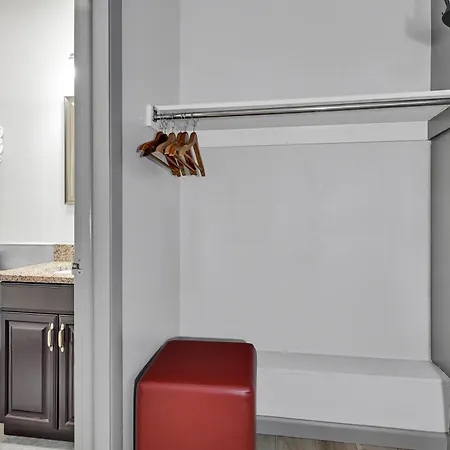 Harvest Drive Family Inn - Renovated Rooms-3