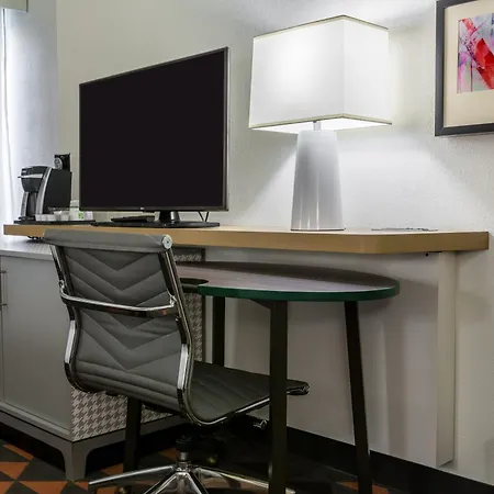 Holiday Inn Newport News - Hampton By Ihg-2