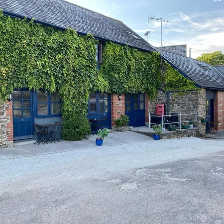The Ivy Barn Holbeton-3
