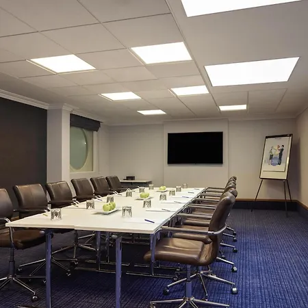 Novotel London Stansted Airport-3