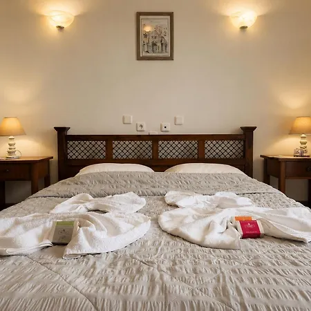 Des Roses Hotel-3