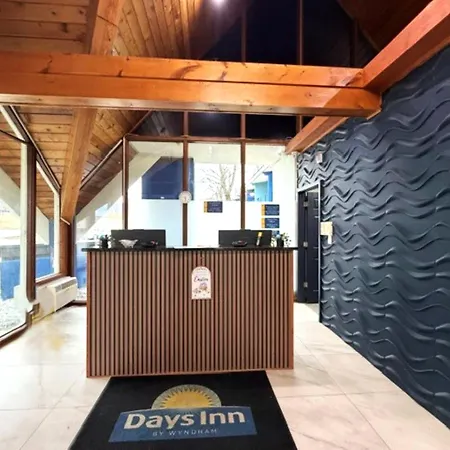 Days Inn By Wyndham Rutland/Killington Area-3
