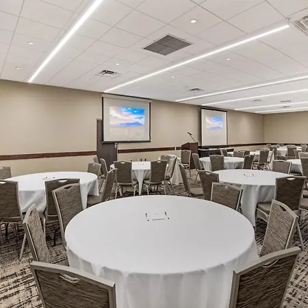 Best Western Plus Grantree Inn-3
