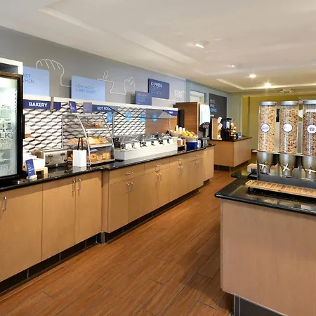 Holiday Inn Express Hotel & Suites High Point South By Ihg-2