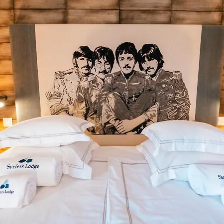 Surfers Lodge Peniche-3