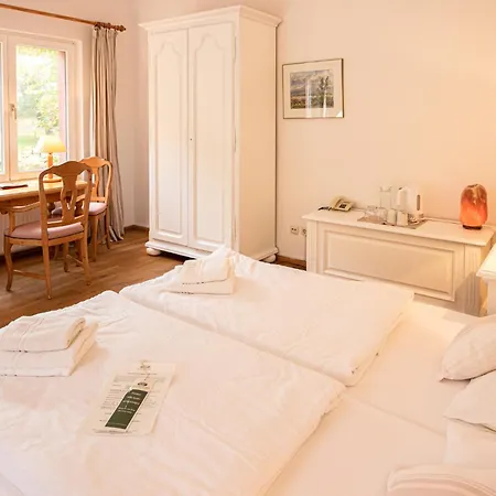 Bio- und Gesundheitshotel Gutshaus Stellshagen-3