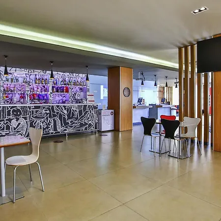 Ibis Goiania-3
