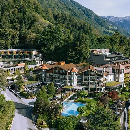 Hotel Chalet Das Alpenschloessel-2