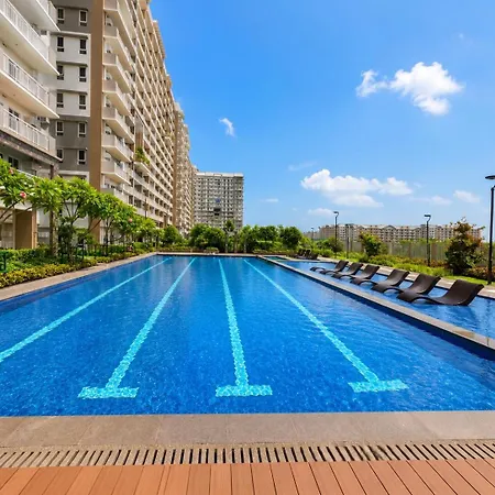 Modern 1Br Condo With Balcony & City View-2