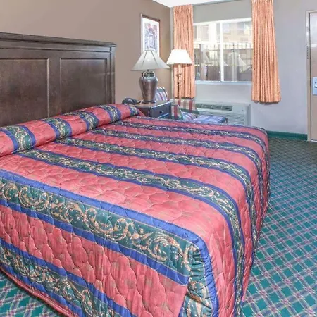 Knights Inn - Forest Hill, Tx-3
